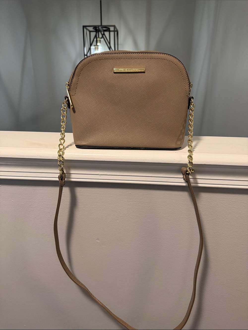 Steve Madden Compact Tan Crossbody Bag with Gold Chain Strap
